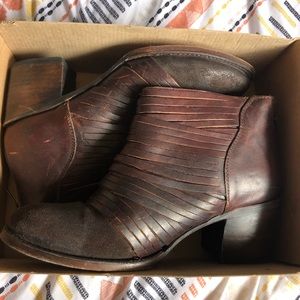 Free Bird ankle boots with heal